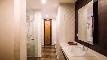 B2 Premier Hotel & Resort