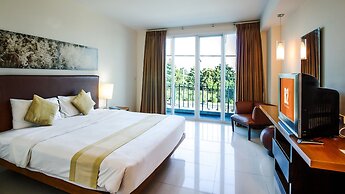 B2 Premier Hotel & Resort