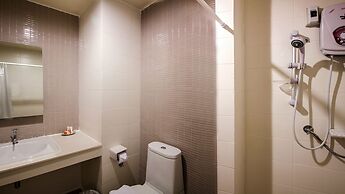 B2 Premier Hotel & Resort