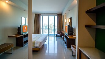 B2 Premier Hotel & Resort