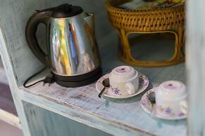 Barefoot Hotel Kalim Beach Front