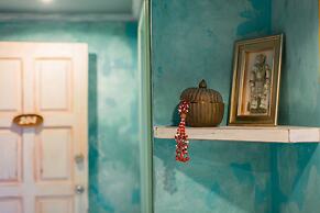 Barefoot Hotel Kalim Beach Front