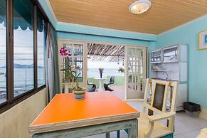 Barefoot Hotel Kalim Beach Front