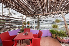 Barefoot Hotel Kalim Beach Front