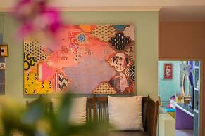 Barefoot Hotel Kalim Beach Front