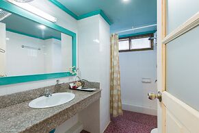 Barefoot Hotel Kalim Beach Front