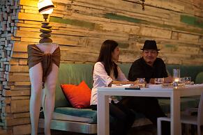 Barefoot Hotel Kalim Beach Front