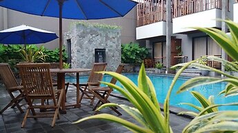 Grand Laguna Hotel & Villa