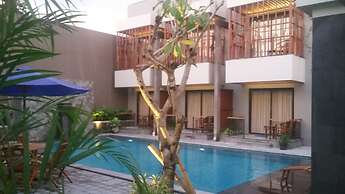 Grand Laguna Hotel & Villa