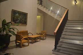 Grand Laguna Hotel & Villa