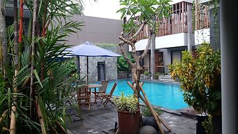 Grand Laguna Hotel & Villa