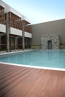 Grand Laguna Hotel & Villa