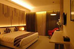 Grand Laguna Hotel & Villa