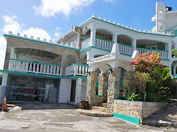 The Apartments at Jolly Castle