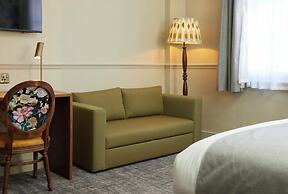 The White Hart Hotel by Greene King Inns