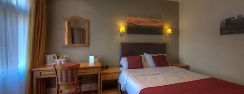 Royal Hotel