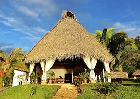 Sauce Lodge Laguna Azul