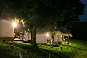 Sauce Lodge Laguna Azul