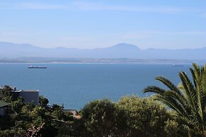 Aquamarine Guest House