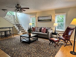 Mountainaire Inn and Log Cabins