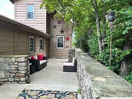 Mountainaire Inn and Log Cabins