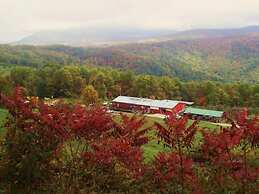 Mountainaire Inn and Log Cabins