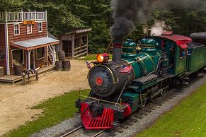 Mountainaire Inn and Log Cabins