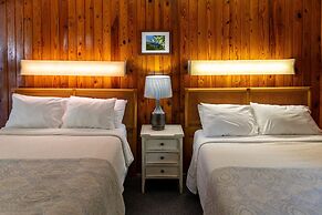 Mountainaire Inn and Log Cabins