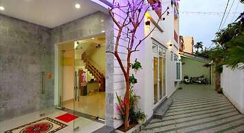 Center Homestay
