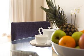 Residence by Vestibul Palace