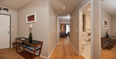 Residence by Vestibul Palace