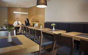 Residence by Vestibul Palace