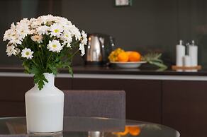 Residence by Vestibul Palace