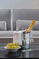 Residence by Vestibul Palace