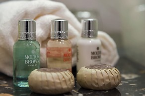 Residence by Vestibul Palace