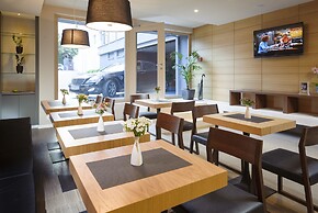 Residence by Vestibul Palace