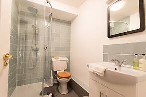 The Holford Arms - Campground