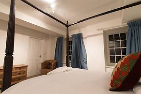 The Holford Arms - Campground