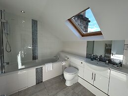 Crown Circus Apartment