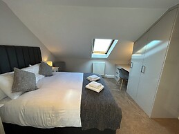 Crown Circus Apartment