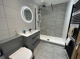 Crown Circus Apartment