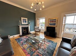 Crown Circus Apartment