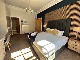 Crown Circus Apartment