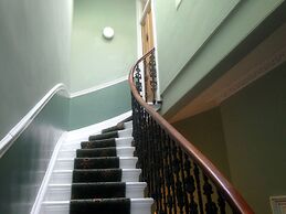 Crown Circus Apartment