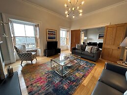 Crown Circus Apartment