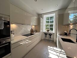 Crown Circus Apartment