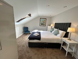 Crown Circus Apartment