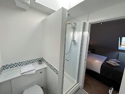 Crown Circus Apartment