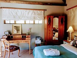 Hawklee Country House