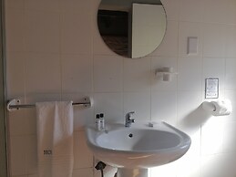 Hawklee Country House